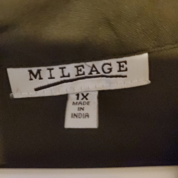 Olive Blouse Gold buttons 1X - Picture 3 of 3